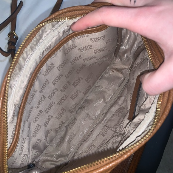Michael Kors Crossbody - Picture 1 of 2